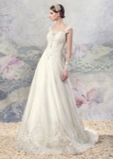 Robe de mariée de la collection Hellas avec dentelle