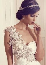 Robe de mariée à décor volumétrique