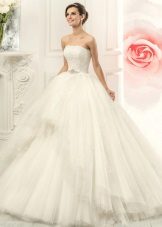 Magnifique robe de mariée blanche de Naviblya
