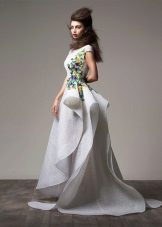 Robe de soirée asymétrique au sol blanc