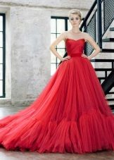 Robe de soirée moelleuse avec un train