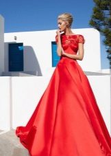 Robe de soirée en soie rouge
