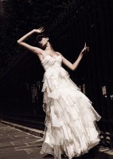 Robe de mariée par Hugo Zaldi avec une jupe à plusieurs couches