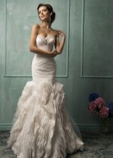 Robe de mariée de Amelia Sposa sirène avec une jupe moelleuse