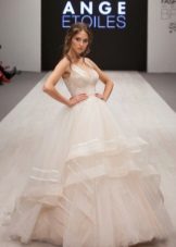 Magnifique robe de mariée avec une jupe multicouche