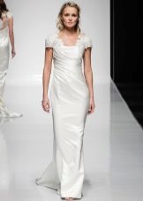 Robe de mariée aux épaules volumineuses