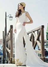 Robe de mariée avec broderies dorées