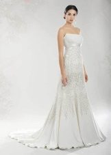 Robe de mariée une ligne décorée de perles