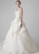 Robe de mariée avec une bretelle
