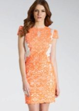 Robe orange et blanche