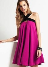 Robe fuchsia avec bordure noire