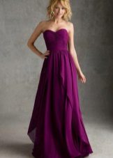 Robe fuchsia avec une nuance profonde