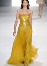 Belle robe de moutarde