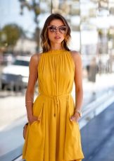 Accessoires pour robe d'été en moutarde