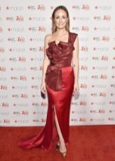 Robe framboise de style insolite