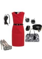 Les accessoires ont une robe pourpre