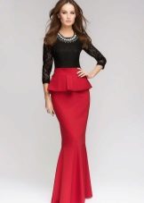 Robe noire et cramoisie