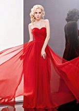 Robe en mousseline rouge