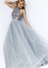 Robe de bal grise en mousseline