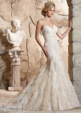 Robe de mariée de la marque Mori Lee sur les bretelles