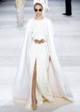 Esküvői ruha a Giambattista Valli-tól egy résszel