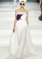 A Giambattista Valli esküvői ruha fekete virággal
