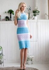 Robe à rayures blanches et bleues