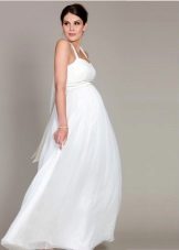 La robe sur les bretelles est blanche pour les femmes enceintes.