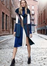 Vêtements d'extérieur sous une robe de couleur