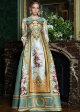 Robe colorée au sol