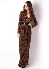 Robe marron à manches