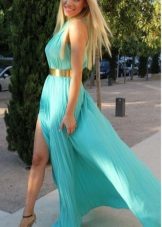 Robe longue verte fendue