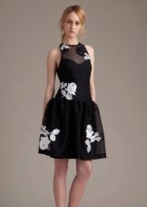 Robe noire avec imprimé blanc
