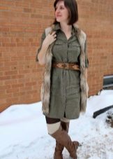 Robe de safari et vêtements d'extérieur à elle