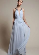 Robe grecque avec le décor sur les bretelles