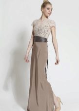 Robe longue au sol avec haut en dentelle
