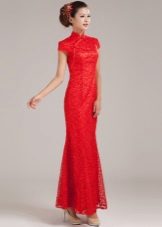 Robe en dentelle rouge de style oriental