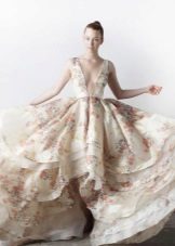Robe de mariée avec décolleté et imprimé floral