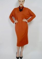 Robe en terre cuite de longueur moyenne