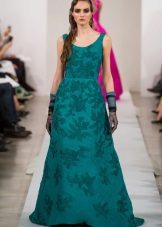 Robe verte avec broderie
