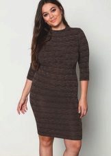 Robe en maille de couleur marron pour une fille pleine