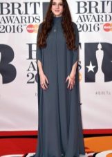 BRIT Awards 2016: Ruha kapucnis