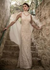 Robe en guipure blanche avec emmanchure américaine