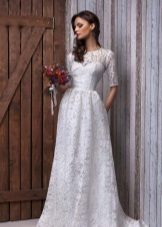 Robe en guipure blanche au sol