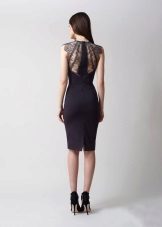 Robe noire avec dentelle au dos