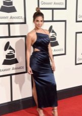 Grammy - 2016 ruha a kivágásokban