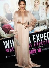 Une robe appropriée pour les femmes du type de couleur Automne Automne - Jennifer Lopez