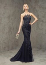 Robe en dentelle par Pronovias Mermaid