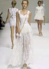 Robe d'été blanche avec dentelle
