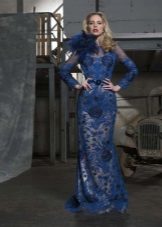 Robe en dentelle bleue avec manches